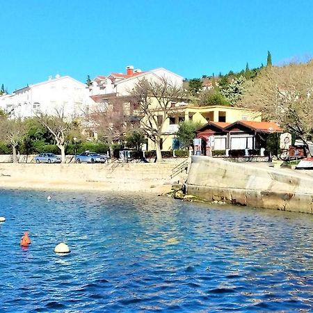 Branko Fabijanic Front Row By The Sea Apartment Selce Bagian luar foto