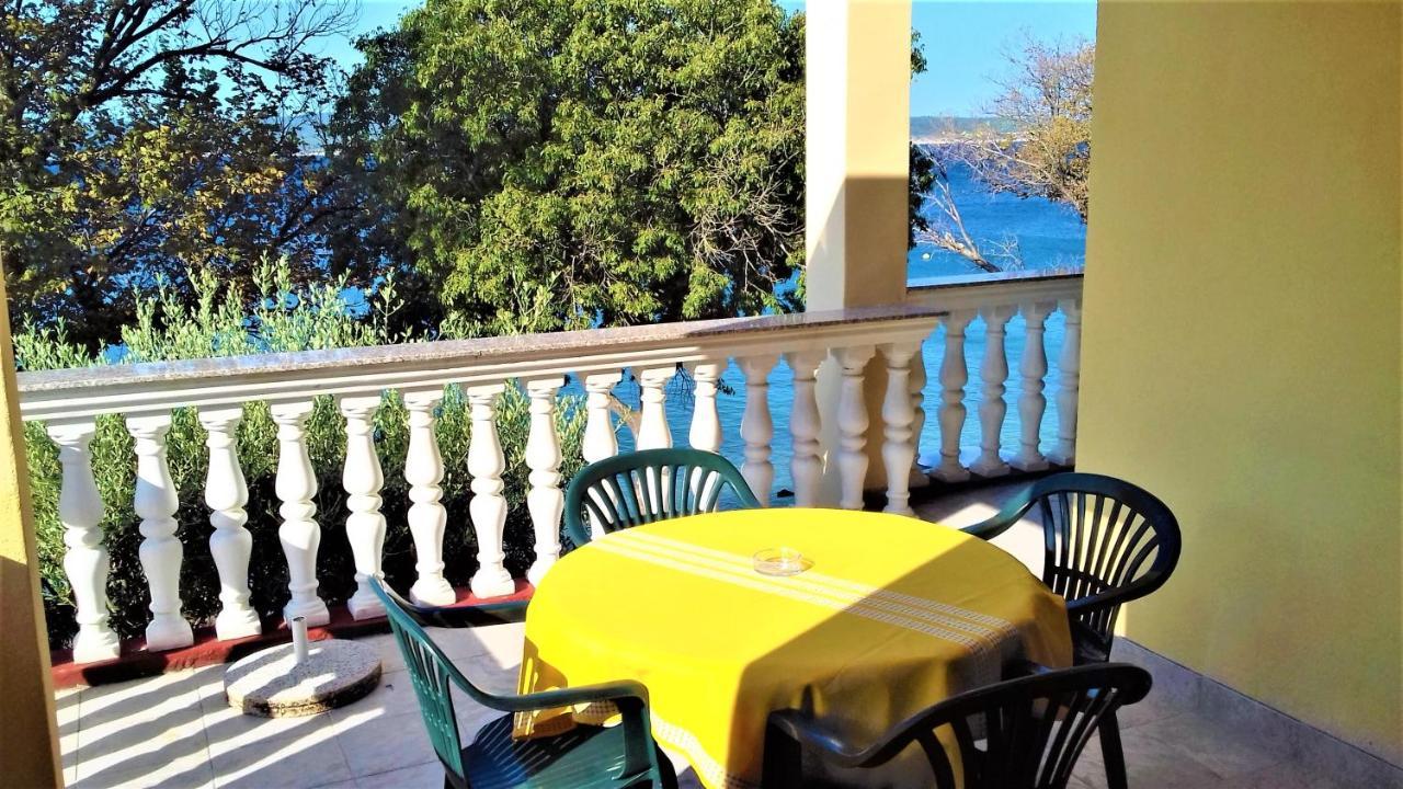 Branko Fabijanic Front Row By The Sea Apartment Selce Bagian luar foto