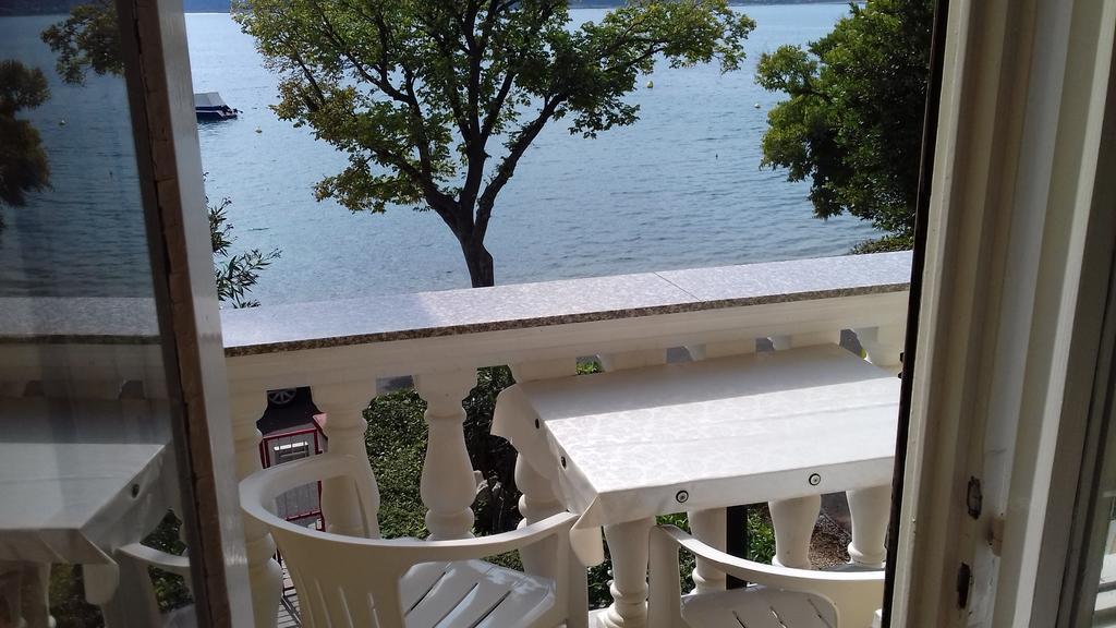 Branko Fabijanic Front Row By The Sea Apartment Selce Bagian luar foto