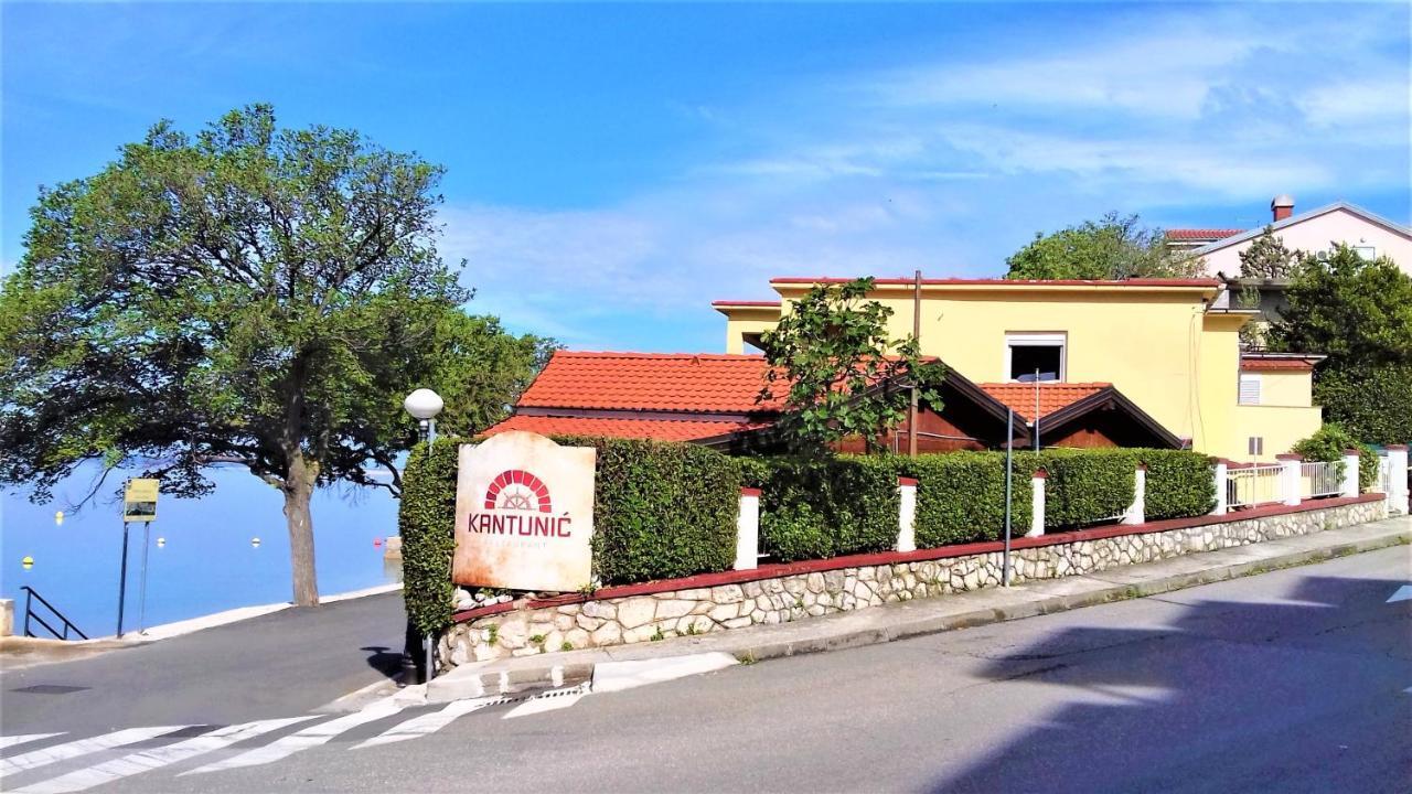 Branko Fabijanic Front Row By The Sea Apartment Selce Bagian luar foto